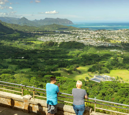 nuuanu pali lookout visitors and view oahu opt